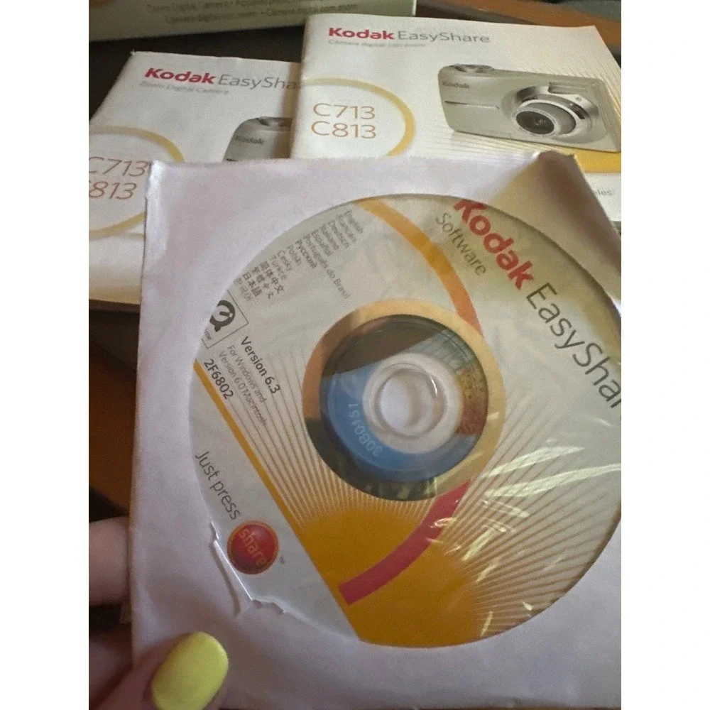 Kodak EasyShare C713 Digital Camera White 7.0MP 3x Zoom Parts Repair Bundle